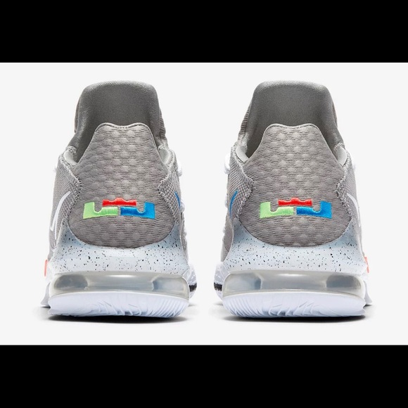 Nike Lebron XVII 17 Low Basketball Shoes CD5007 - Picture 5 of 7